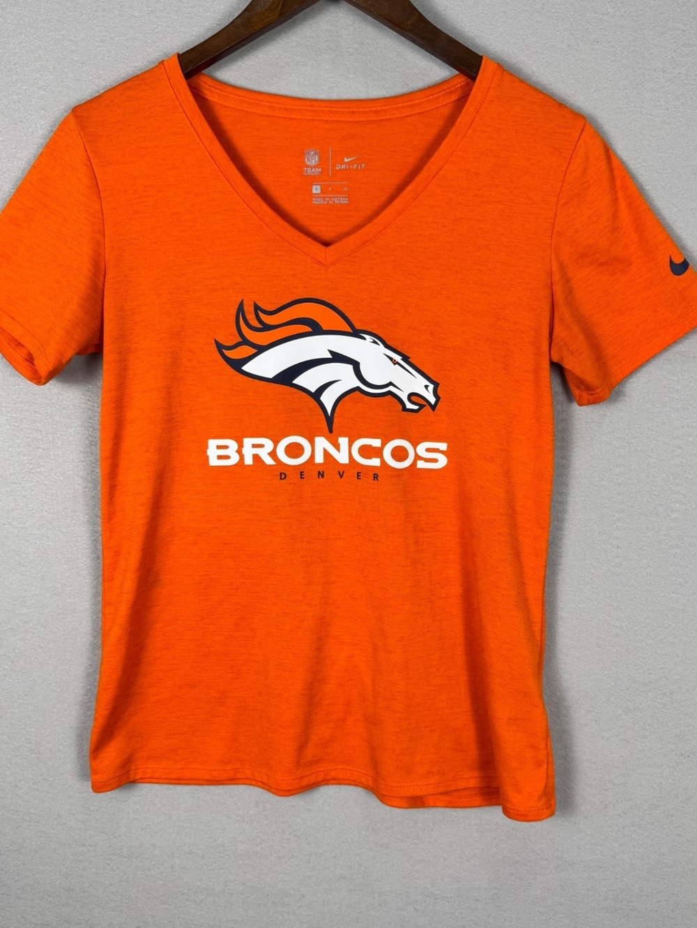 Nike Denver Broncos Dri-FIT T-Shirt Orange Womens S NFL